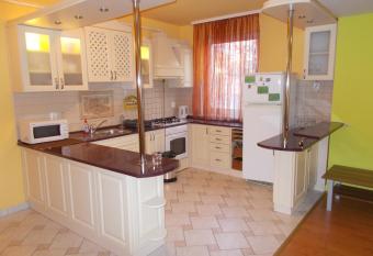 Lara Apartman has Balcony rooms