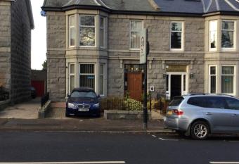 Belhaven Private Hotel allows 18 year olds to book a room