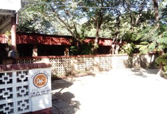 Pennywise Cottages has Balcony rooms