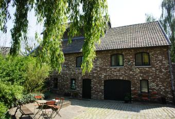 B&B De Dubbelmolen allows 18 year olds to book a room