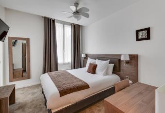 H  tel de L Europe has Balcony rooms