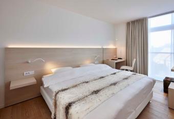 Parkhotel Izegem allows 18 year olds to book a room