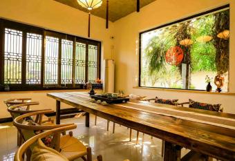 Pure-Land Villa has Balcony rooms