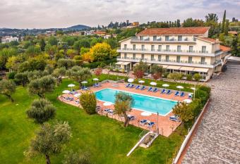 Front Lake Hotel Villa Paradiso Suite has Balcony rooms