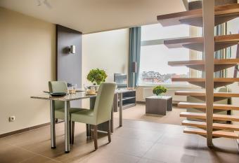 Arass H  tel & Business Flats allows 18 year olds to book a room