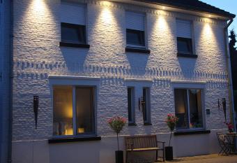 B&B Montenakerhof allows 18 year olds to book a room