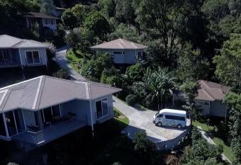 Coffee Estate Inn allows 18 year olds to book a room