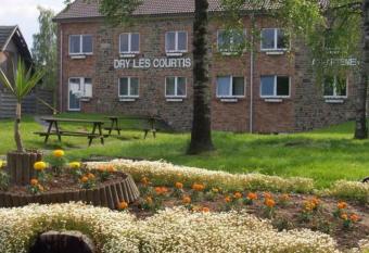 Hotel Dry Les Courtis has Balcony rooms