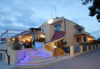 Hotel Gabbiano has Balcony rooms