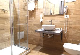 Academy Hotel has rooms with a private hot tub