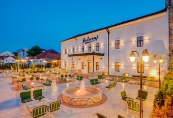 Garni Hotel Zavicaj allows 18 year olds to book a room