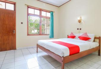 OYO 1654 Maha Bharata Kuta Inn allows 18 year olds to book a room