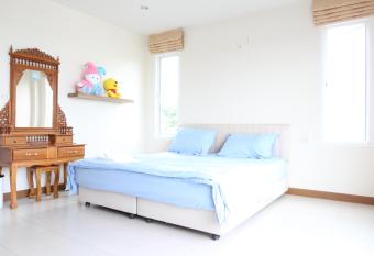 Uncle House Krabi has Balcony rooms