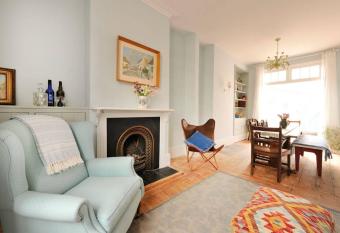 The Chocolate-Box * Aldeburgh allows 18 year olds to book a room