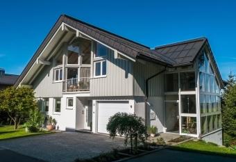 Maly  s Ferienwohnung allows 18 year olds to book a room