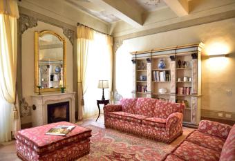 Le Case Di San Vitale has Balcony rooms