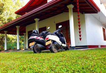 Nisala Villa - MIDIGAMA has Smoking/Balcony rooms