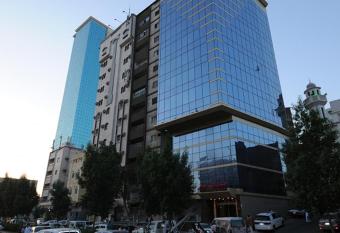 Reef Global Hotel -Al Maabda allows 18 year olds to book a room