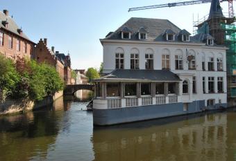 Hotel Duc De Bourgogne allows 18 year olds to book a room