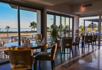 Le Diana H  tel & Spa NUXE has Balcony rooms