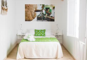 La Casa de la Costurera allows 18 year olds to book a room