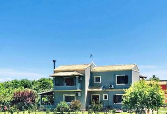 Villa Marietta allows 18 year olds to book a room