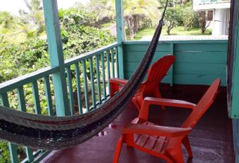 Corn Island Hostal ALAL SUITE has Balcony rooms