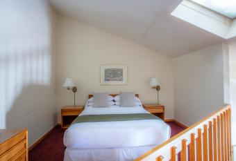 Hunter Lodge, a Bluebird by Lark has Balcony rooms