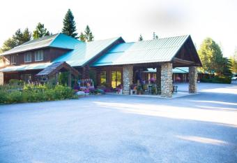 Log Inn Bonners Ferry allows 18 year olds to book a room