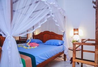 Resort of Happiness has Balcony rooms