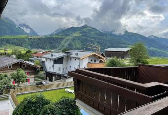 Apartment Select TOP 8 - by Four Seasons Apartments has Balcony rooms