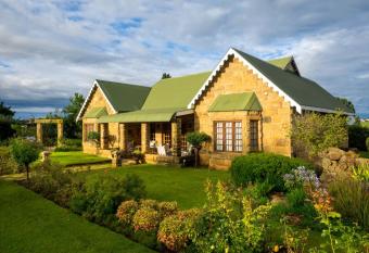 Fouriesburg Country Inn has Balcony rooms