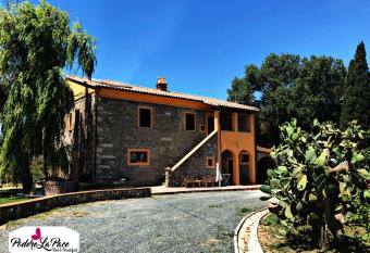 Podere La Pace allows 18 year olds to book a room