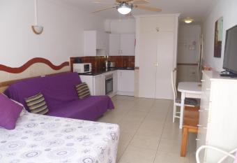 Elana Apartment with FREE WIFI has Balcony rooms