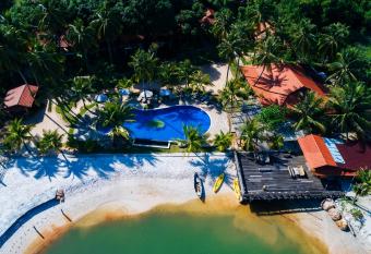 Mango Beach Resort has Balcony rooms