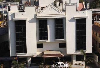 Hotel Ambaji International allows 18 year olds to book a room