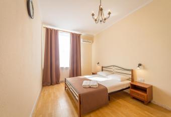 DayFlat Apartments Khreschatyk allows 18 year olds to book a room