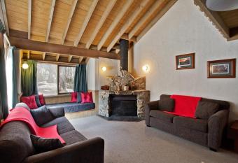 Battys has Balcony rooms