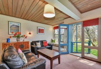 Snowgums 06 has Balcony rooms