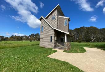 Krystal Peaks has Balcony rooms