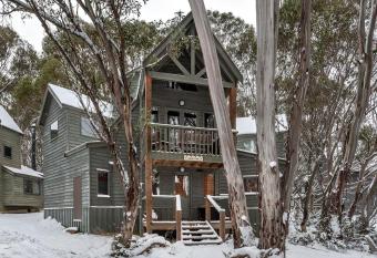 Absinthe has Balcony rooms