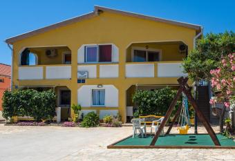 Apartments Pavic has Balcony rooms