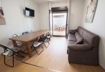 Laurel 12 has Balcony rooms