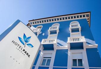 Hotel Park allows 18 year olds to book a room