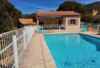 L oustau des euses allows 18 year olds to book a room