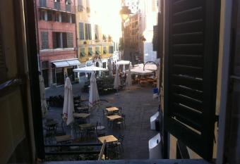 Albergo Panson allows 18 year olds to book a room