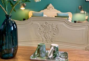 Be Cottage Hotel allows 18 year olds to book a room