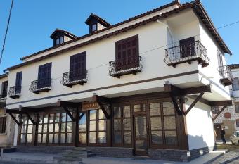 Hotel Bujtina e Bardhe has Balcony rooms