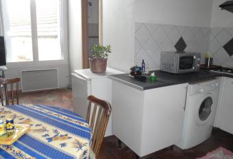 Appartement des Vieilles Halles has Balcony rooms