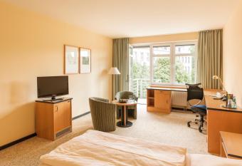 Hotel Am Weberplatz allows 18 year olds to book a room